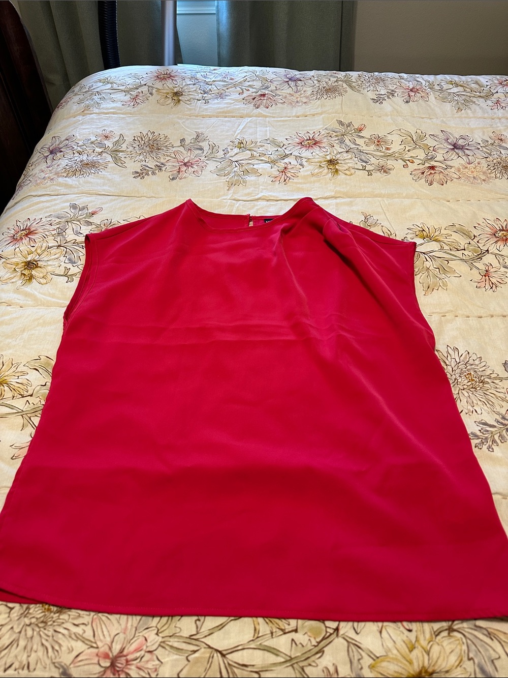 SHEIN Bright pink Sleeveless Shell Blouse